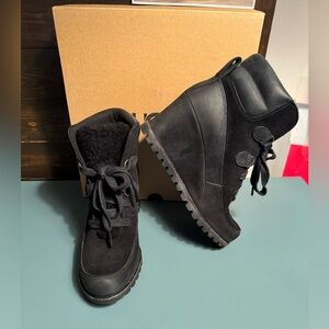 UGG Valory Black Suede & Leather Waterproof Wedge Lace up Ankle Booties Size 6